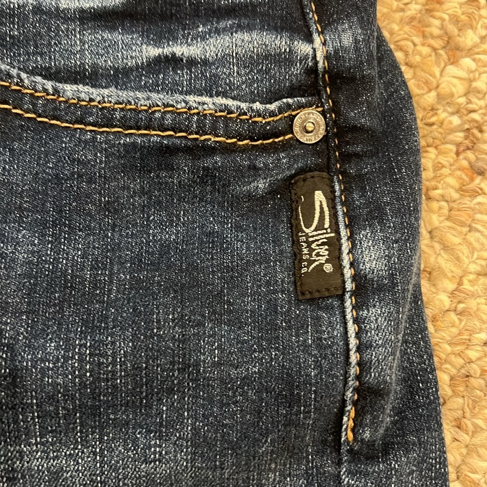 EUC! Silver Boyfriend Shorts. SZ 25 - Picture 3 of 8